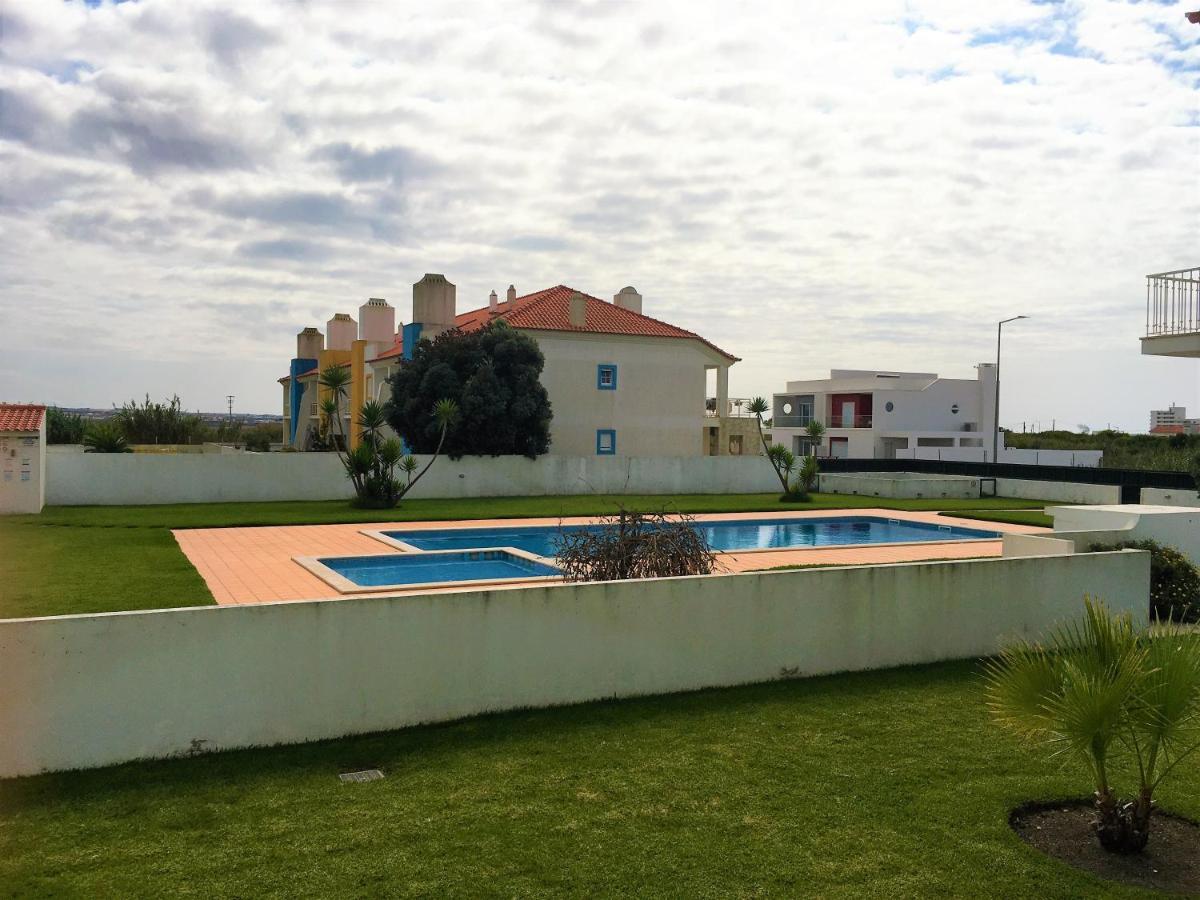 Palmeiras Apartement - T1 Com Piscina Балеал Экстерьер фото