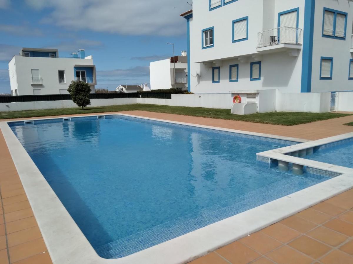 Palmeiras Apartement - T1 Com Piscina Балеал Экстерьер фото