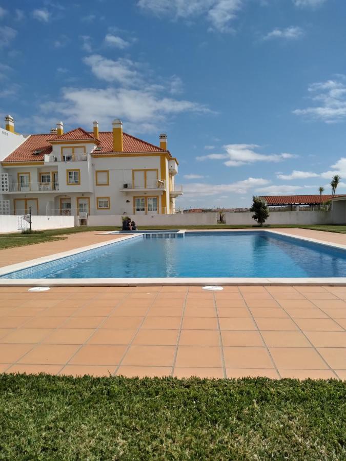Palmeiras Apartement - T1 Com Piscina Балеал Экстерьер фото